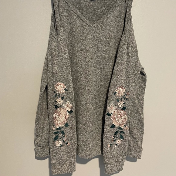 Open shoulder sweat shirt - Picture 2 of 6